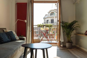 Sunny 2BR Flat - Old Town View